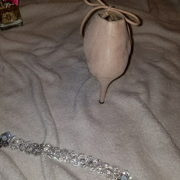 *SOLD* Nude lace up heels - Picture 3 of 6